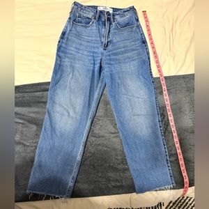 Hollister Curvy Ultra High Rise Vintage Straight Jeans Size 1 Short